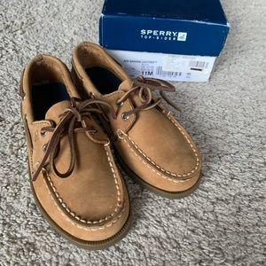 New In Box Boys Sperry Saharas